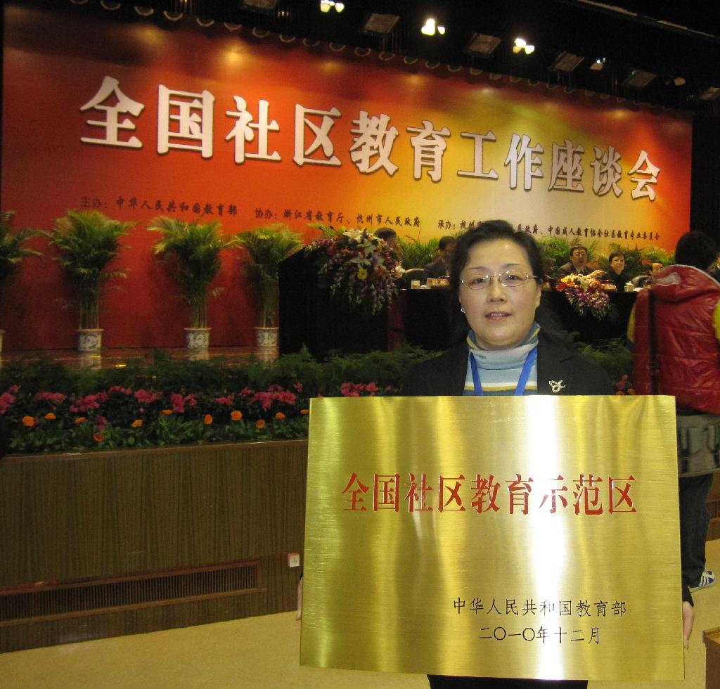 史小坑爆笑逃脱1第3关攻略 杜甫很忙【火狐电竞平台】(图2) 火狐电竞官网