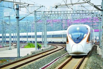 ‘火狐电竞’宋祖儿暖萌风现身机场 亲切互动实力宠粉(图1) 火狐电竞官网