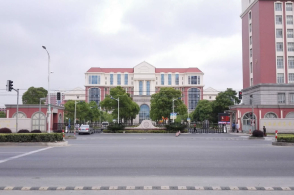 宁波一女子在美容院花了520多万元!两套亵服就要10几万!“火狐电竞”(图3) 火狐电竞