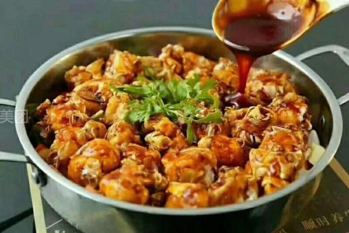 宁波一女子在美容院花了520多万元!两套亵服就要10几万!“火狐电竞”(图2) 火狐电竞平台