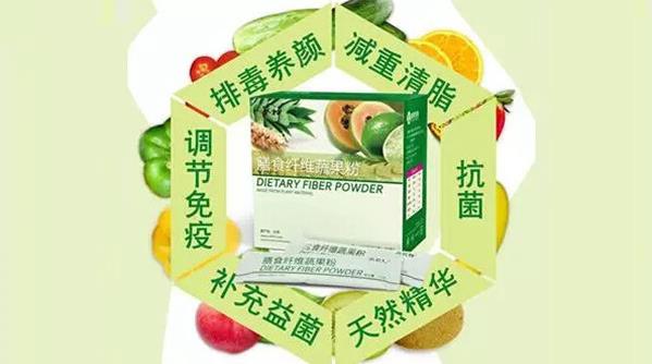 李斯羽受邀米兰看秀 亮片T恤西装裤解锁复古风情‘火狐电竞平台’(图2) 火狐电竞官网